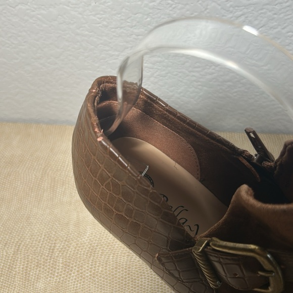 Bella Vita Thea Ankle Boots - Picture 14 of 14